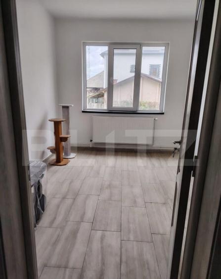 Casa de vanzare, cu 6 camere, 288 mp, zona Voinesti - 8