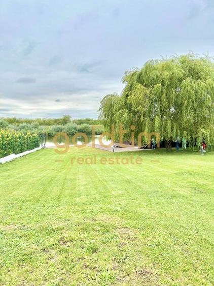 VILA SUPERBA/MOBILATA/UTILATA/PISCINA/CURTE 3000 MP/IESIRE LA LAC - 46