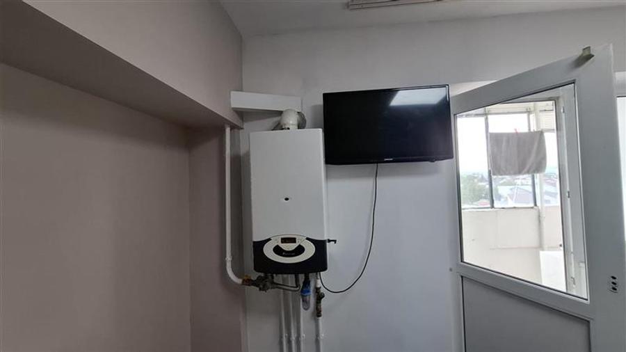 Apartament cu 2 camere decomandat, mobilat în Ultracentral