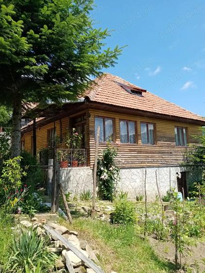 Casă cu 4 camere în Teșila