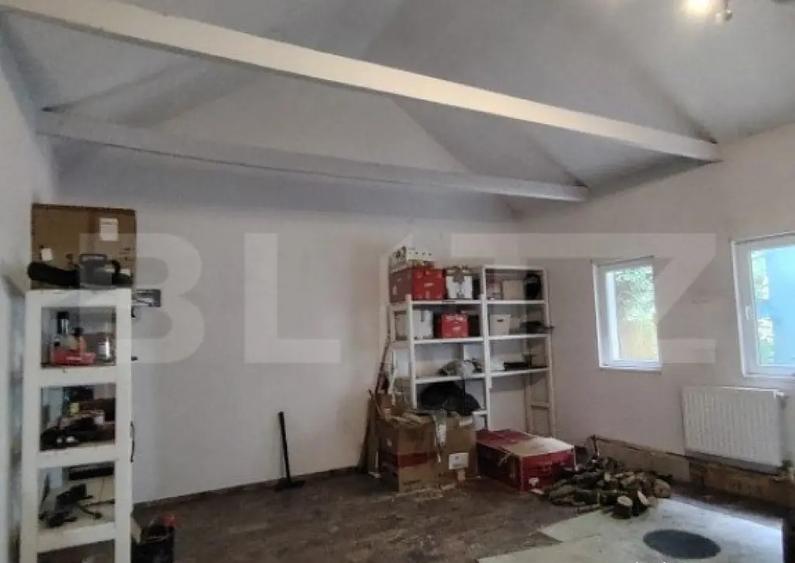 Casa deosebita cu 3 camere si spatiu comercial in Sangeorgiu - 1