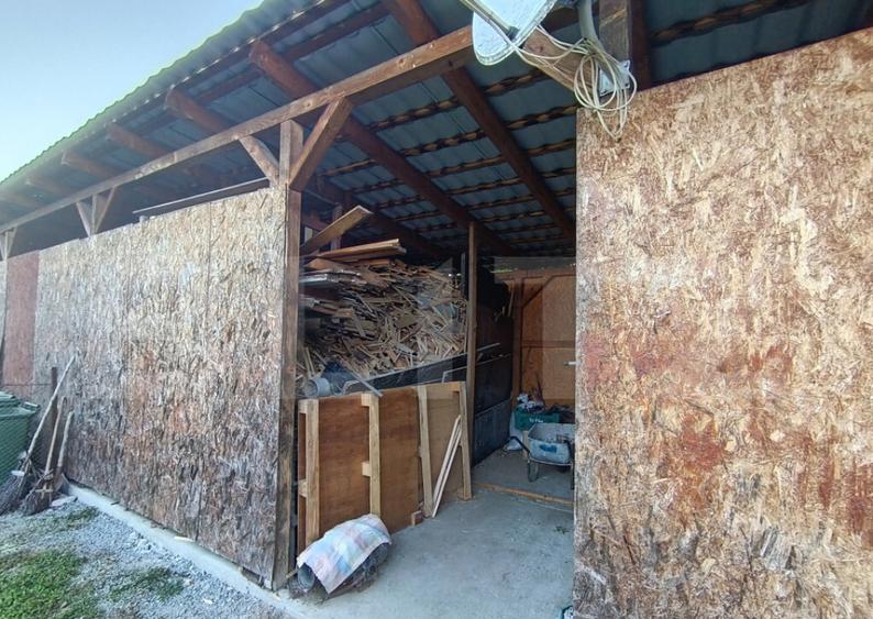 Casa cu 3 camere,baie, bucatarie,anexe.pivni?a teren 800 m - 11