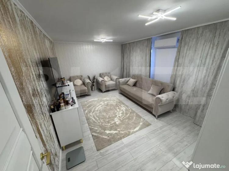 Apartament de vanzare, cu 2 camere, zona Micro 6 - 10
