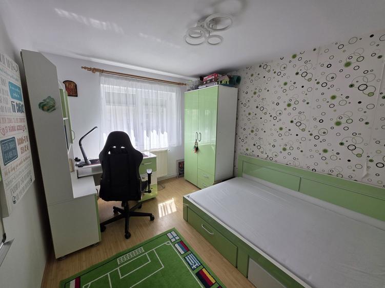 Apartament elegant, 3 camere, decomandat, etaj 2/4, str. Cuza Voda - 3