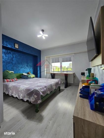 Apartament cu 4 camere decomandat în Ciurea