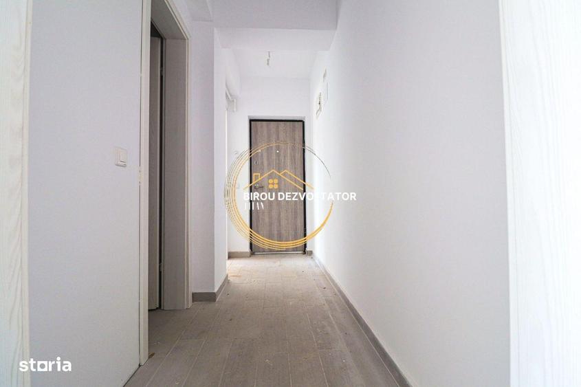 Decomandat 2 bai Ansamblu modern Titan Pallady metrou Teclu 15 minute - 9