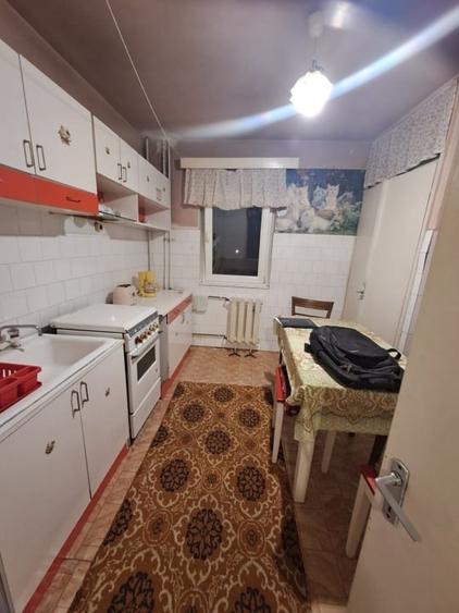 De vânzare apartament cu 3 camere în zona Torontalului-Bucovinei - 2