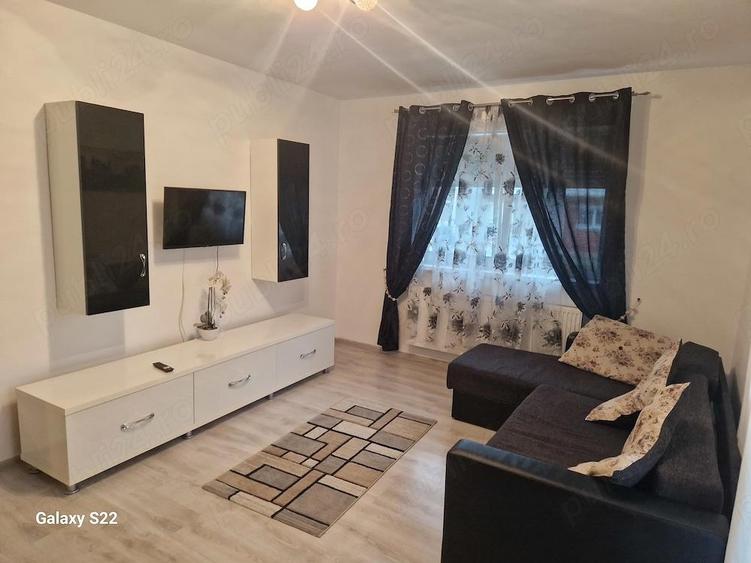 Inchiriez garsoniera decomandata 38 mp - 3