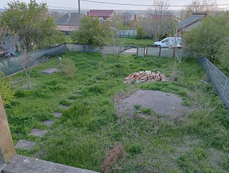 Casuta la mare cu mult teren - 2