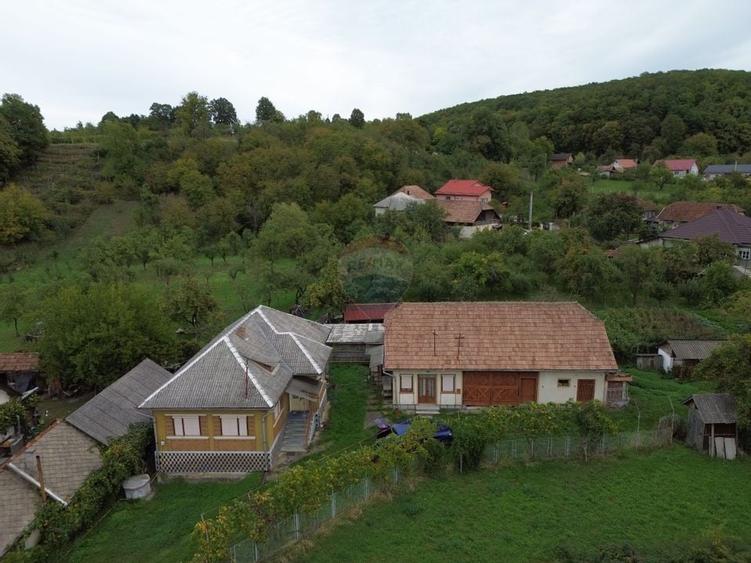 Casă din caramida cu 4 camere de vânzare in Bucumi MM langa DN - 5