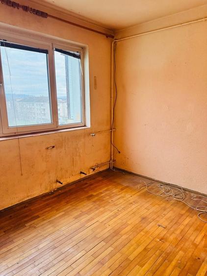 Vand apartament 2 camere, 35 mp etaj 4 Brad - 5