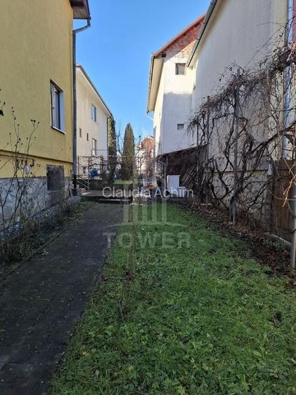 Casa single, in Cisnadie - zona centrala (aproape de Spital)