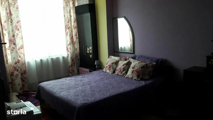 Apartament 3 camere Centru de închiriat - 1