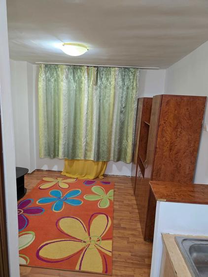 Garsoniera de vanzare in Micro 16 - 3