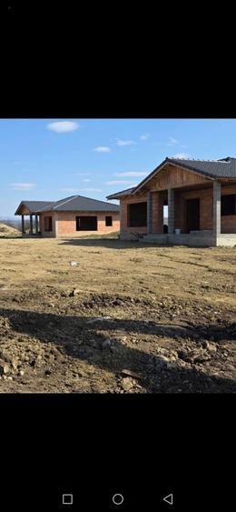 Casa la rosu, de vanzare - Sigmir - 3