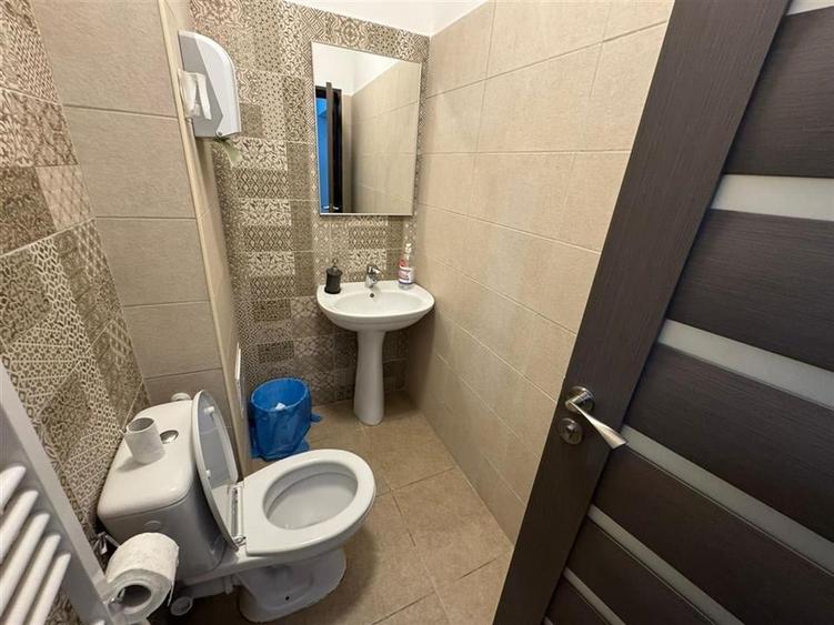 Spatiu comercial renovat complet de vanzare in Focsani - 12