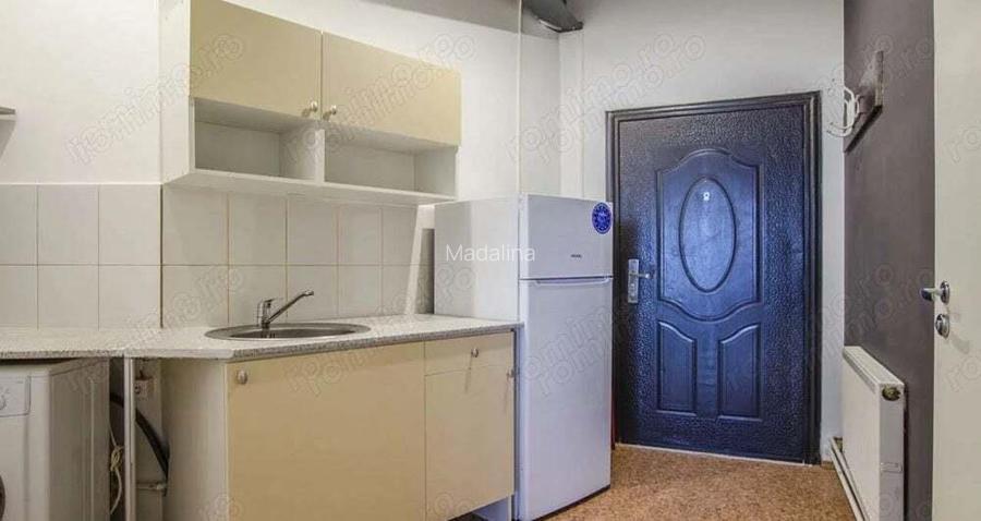 Garsoniera micuta zona Astra