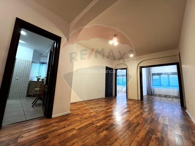 Apartament cu 3 camere de inchiriat in zona Dacia