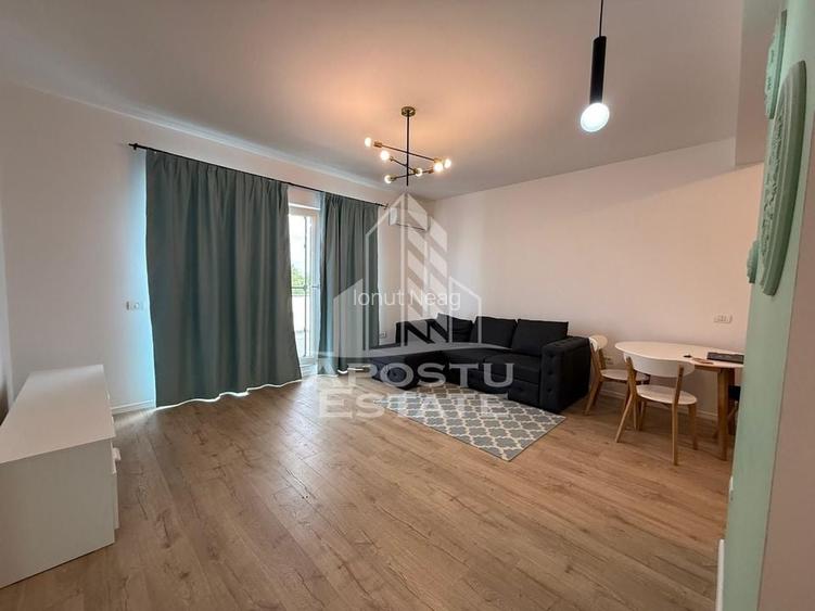 Apartament cu 3 camere, ultrafinisat, zona Dumbravita