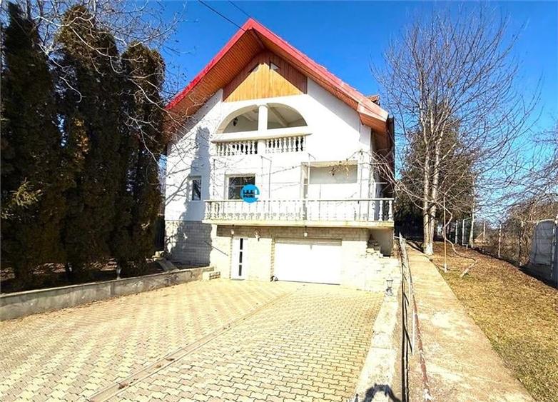 Vila 6 cam, 2400 teren, Garaj, crama,  5 drumuri Valea Adanca - 1