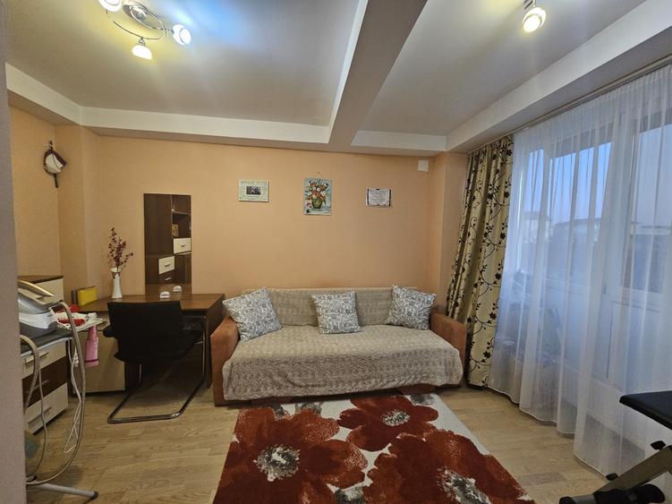 Imobil P+2E+M, cu spațiu comercial, zona Spitalul Județean, comision 0% - 24