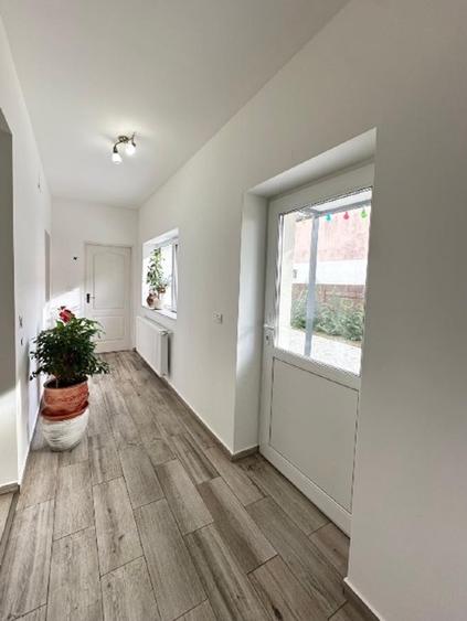 Vand casa in Giarmata ideala pt doua familii - 16