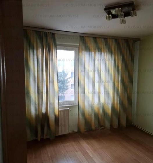 Apartament 4 camere, decomandat - zona Noua - 2