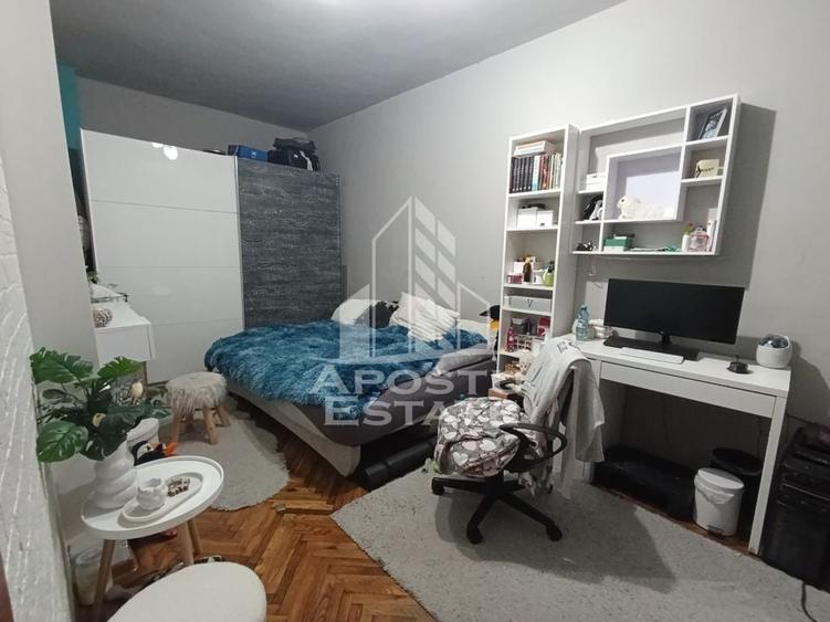Apartament cu 4 camere, centrala proprie, 2 bai, terasa, zona Iosefin. - 1