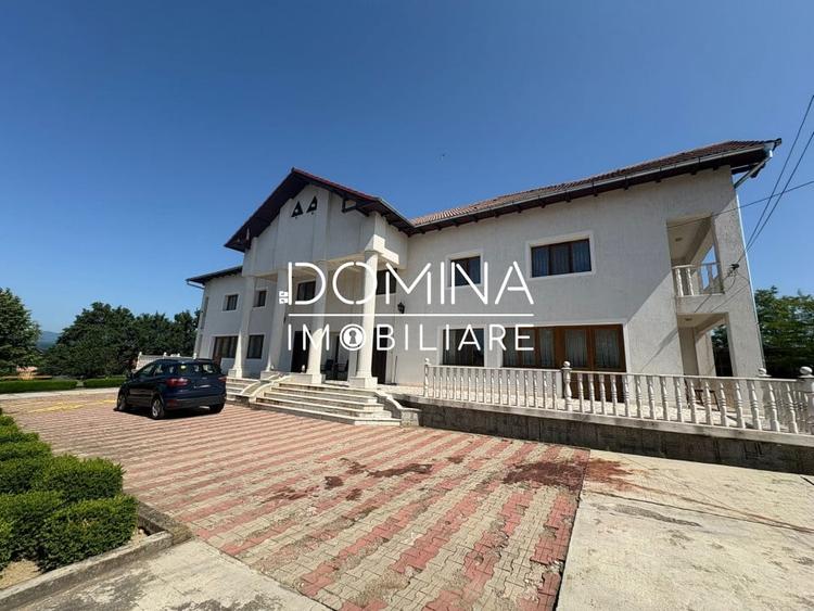 *Conac impresionant* cu arhitectura simetrica - pretabil resedinta sau business - 2