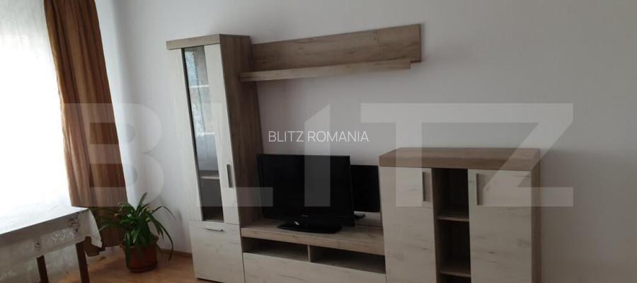 Apartament decomandat- Langa Liceul Ecaterina