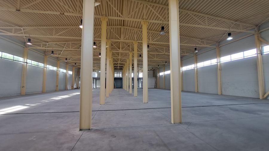 HALA DEPOZITARE CU ETAJ PARTIAL PENTRU BIROURI AMPLASAMENT: OTOPENI - 40