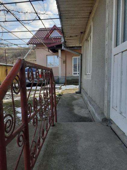 Vand case + anexe si gradina 1355 mp - 1