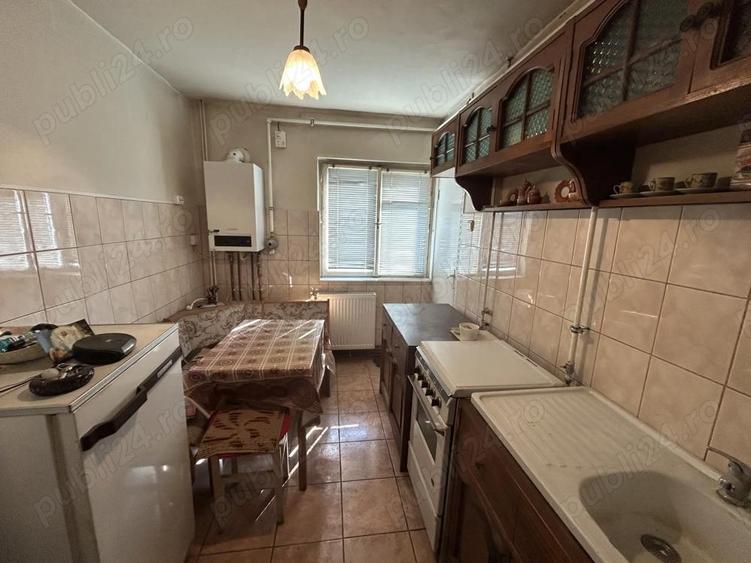 Vand apartament 3 camere decom.Micalaca zona 300,etaj 2 din 4,st.102 mp.cu centrala pe gaz. - 3