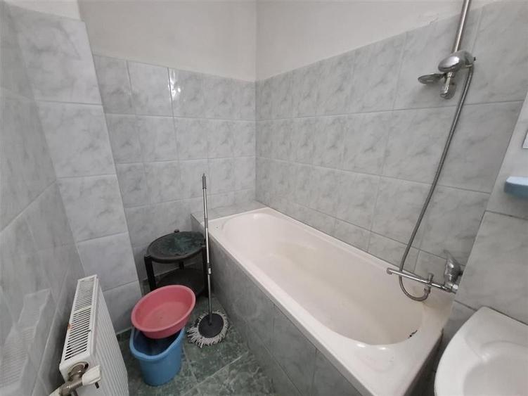 Apartament decomandat 3 camere 2 bai balcon zona Terezian - 9