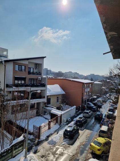 Piata Ion Mihalache - 3 Camere - Imobil interbelic - Urgenta 2 - 25