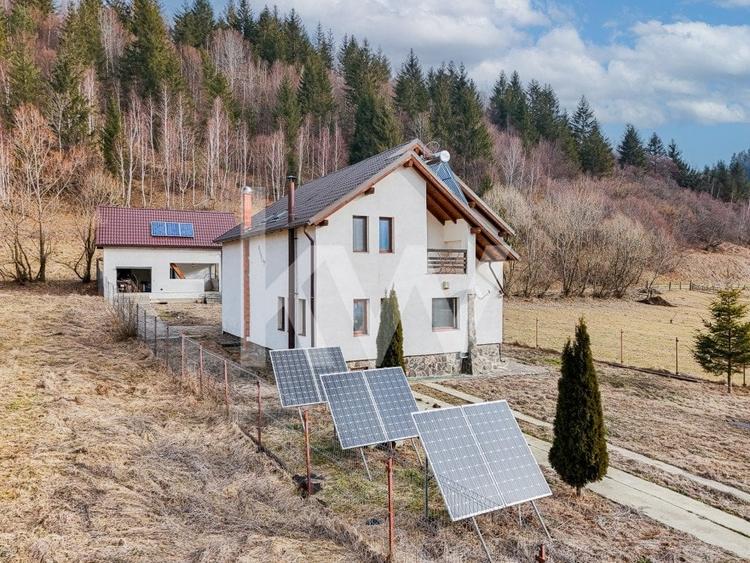 Casa in Zarnesti - Ideala pentru Locuire sau Investitie Turistica! - 1
