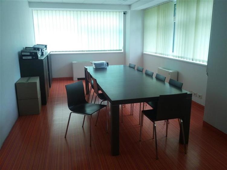 Vanzare spatii birouri - 230 mpc - pret/etaj, parcare inclusa - 6