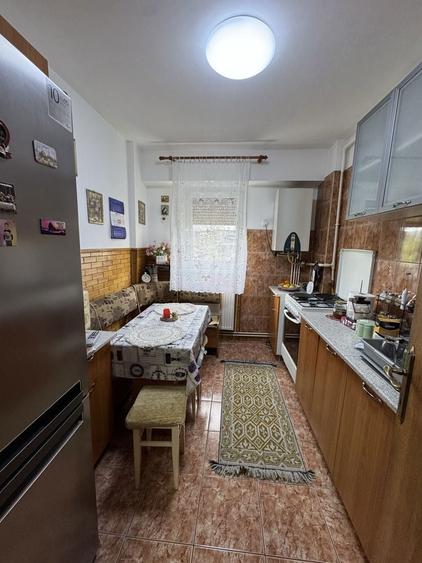 Vand Apartament 3 camere-Zona Garii - 2