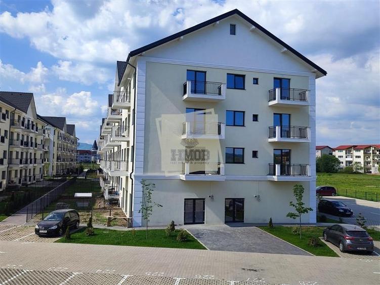Apartament cu 3 camere 2 bai parcare si curte 57 mp in Selimbar - 2