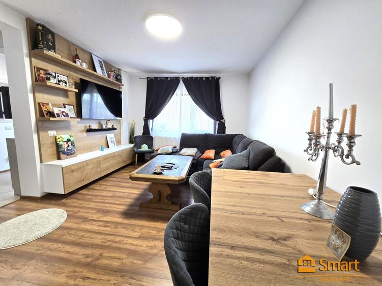 Proprietatea Breazu , teren 624mp, 2 case , beci , asfalt - 6