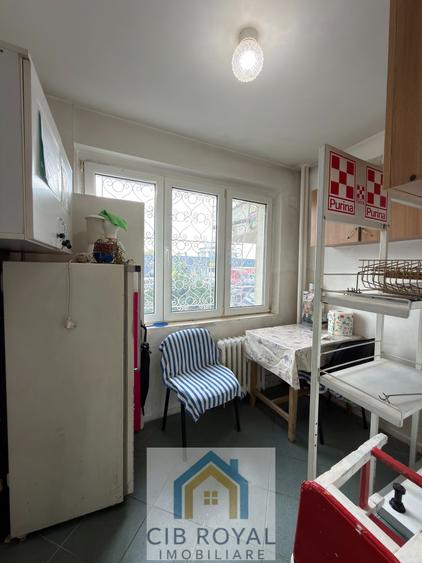 Spatiu comercial Pantelimon,vis a vis de piata Delfinului,Aleea Dobrina 4 - 12