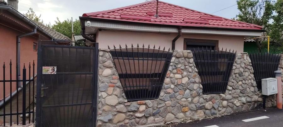 Casa de vanzare in Magureni - 2