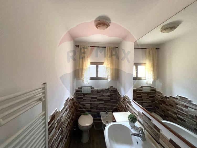 Casă / Vilă cu 6 camere de vânzare în com. Răcăciuni - 8