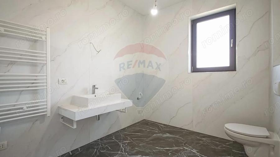 Casa cu 5 camere de vanzare - 8