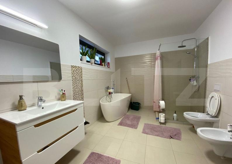 Casa de vacanta cu priveliste catre lac, 213 mp utili, 3500 - 8