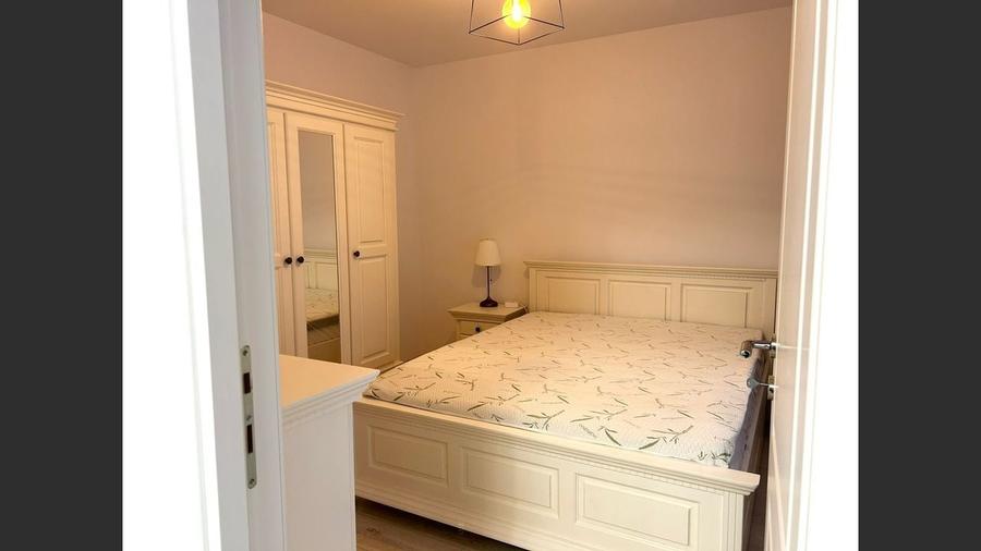 Apartament de vis – complet renovat, mobilat, etaj 2/4 - 2