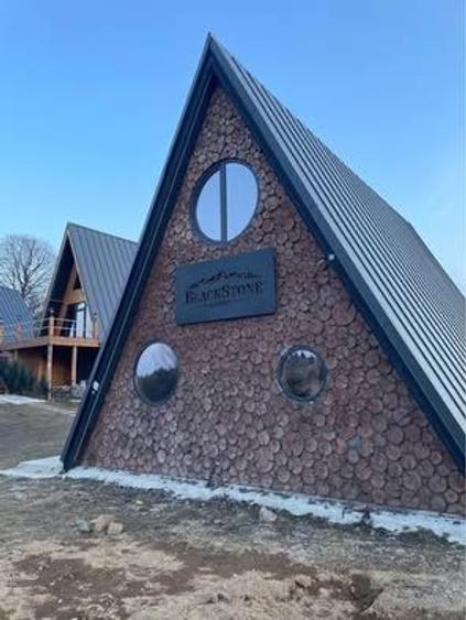 Inchiriezi cabana Marisel - 1