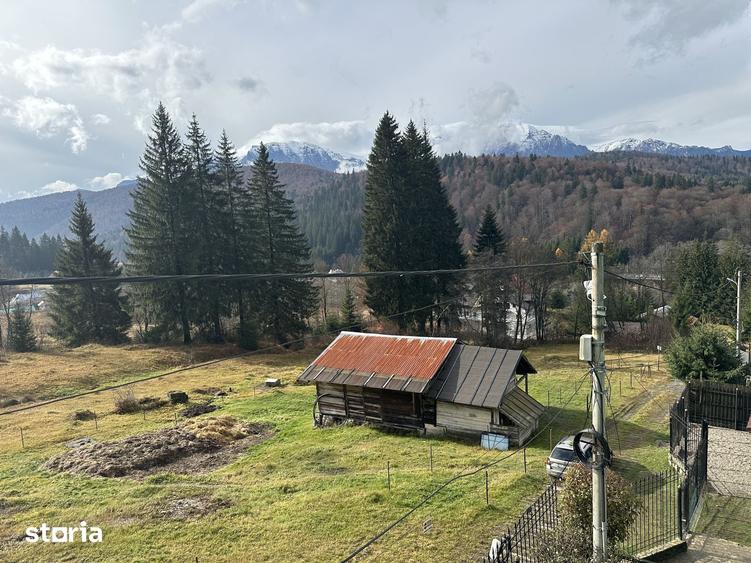 Casă cu 9 camere cu Teren 579 Mp în Malul Ursului