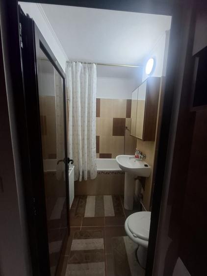 Apartament cu 2 camere semidecomandat în Centrul Civic