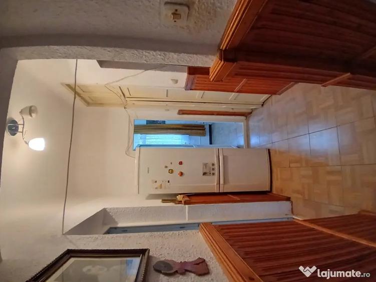 Apartament cu 2 camere decomandat în